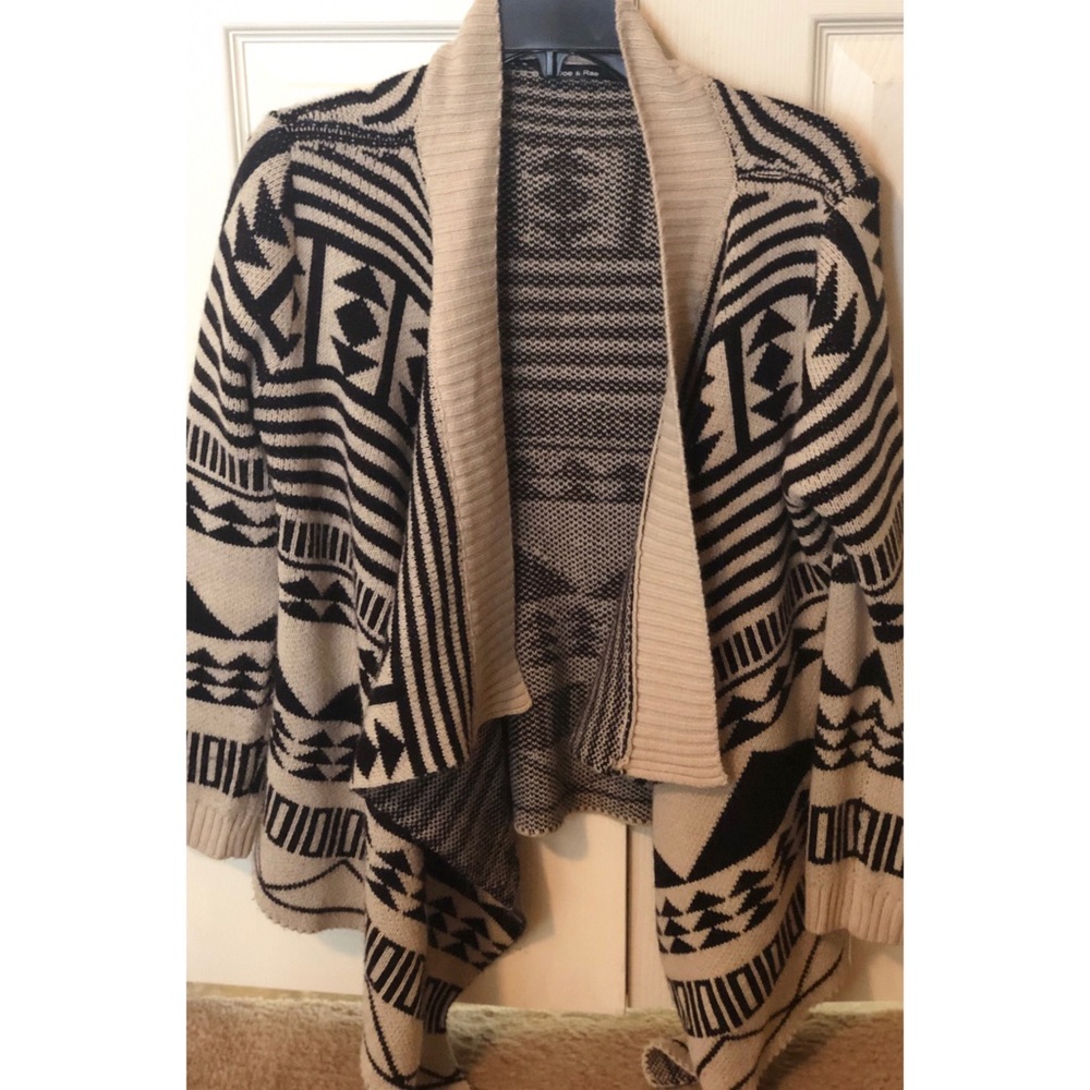 Brand New- Black and beige sweater